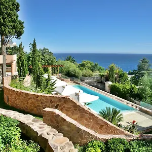 Tiara Yaktsa Cote D'azur Hotel